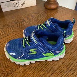 Little boy Skechers size 7 barely worn